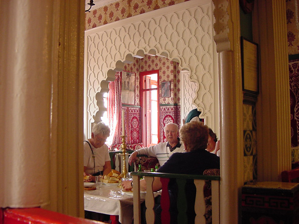 02511-Tangiers Lunch